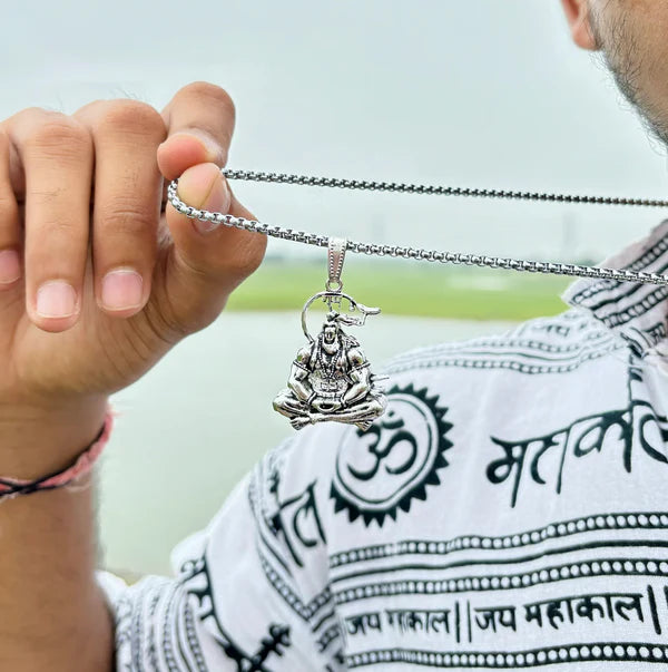 Shri Hanuman Ji Silver Locket With Chain